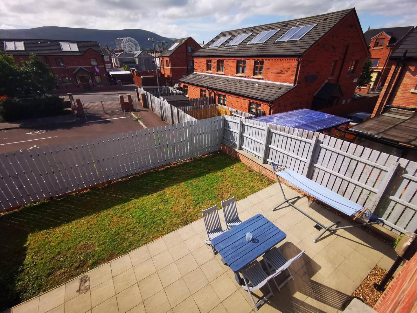 Holiday home 3br Cosy Modern Belfast