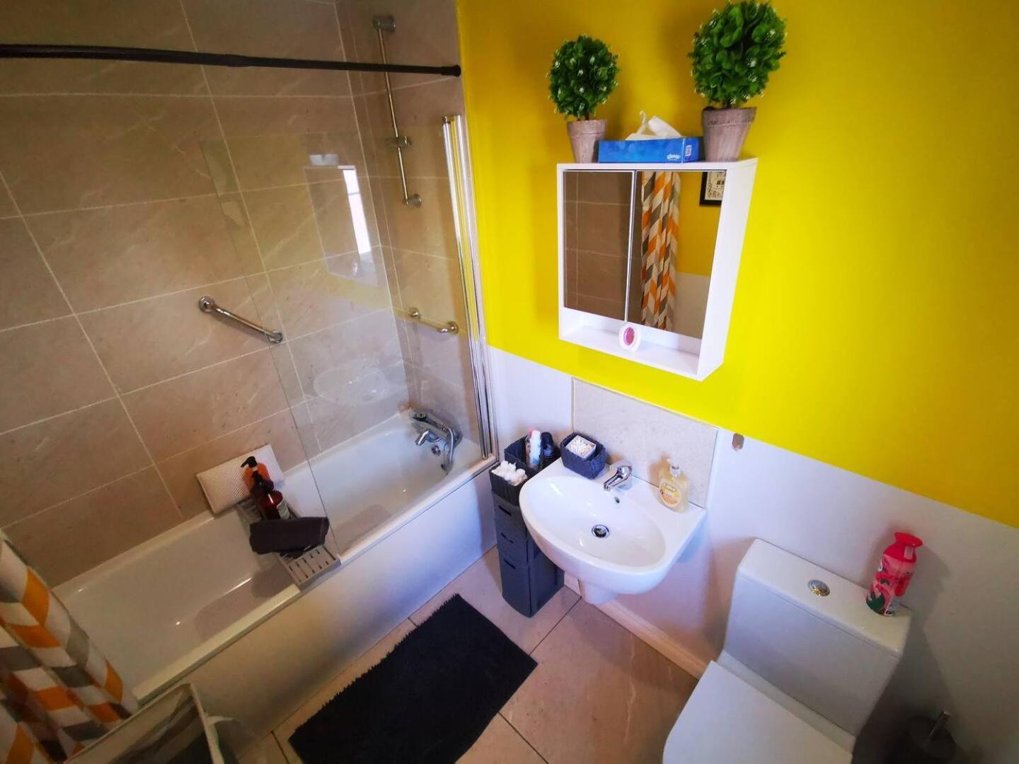 3br Cosy Modern * Belfast