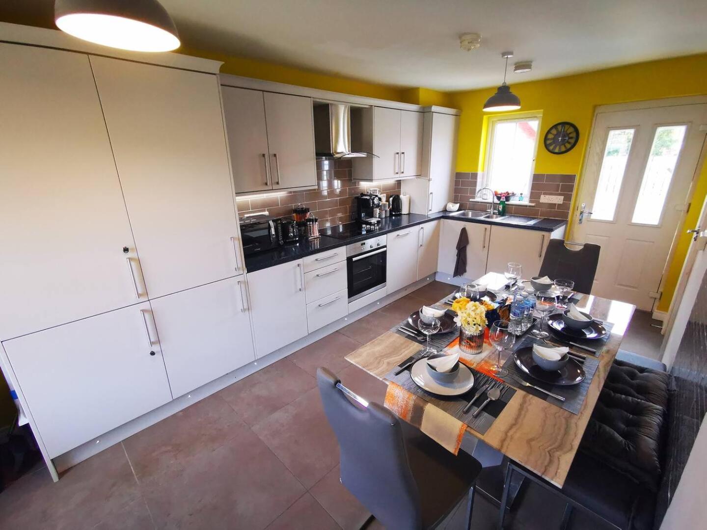 3br Cosy Modern * Belfast